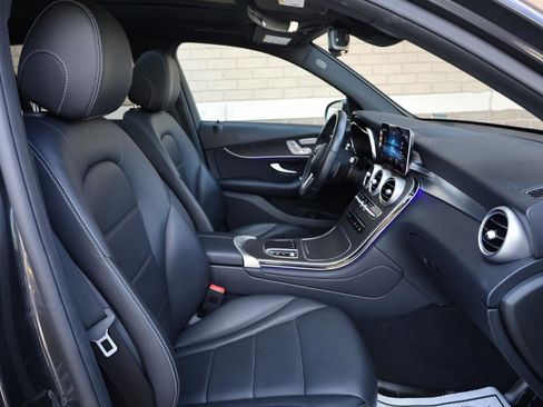 Used 2022 Mercedes-Benz GLC 300 4MATIC image 29