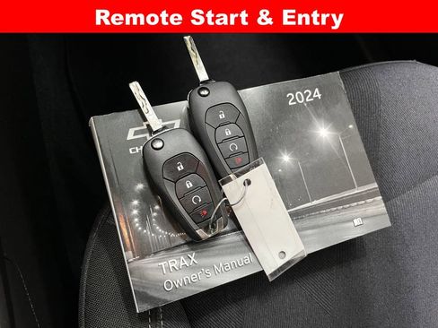 Used 2024 Chevrolet Trax RS w/ Driver Confidence Package FWD image 5