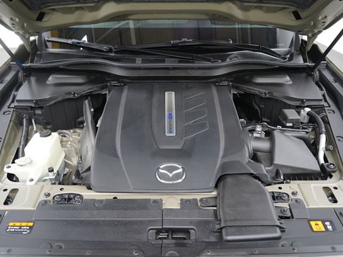 Certified 2025 MAZDA CX-70 Plug-In Hybrid w/ Premium Pkg image 32