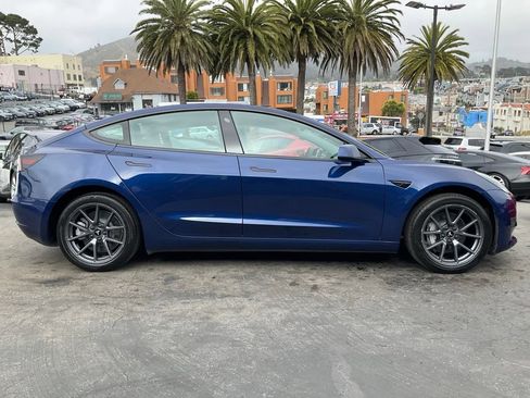 Used 2022 Tesla Model 3 RWD image 3