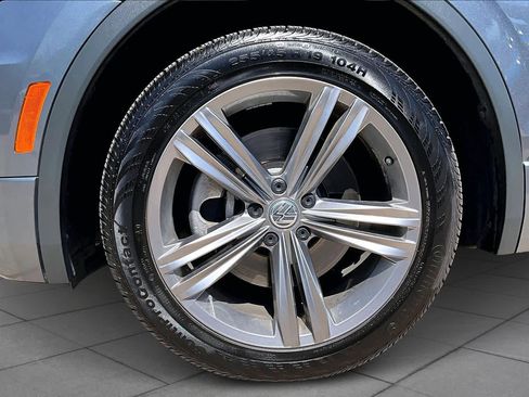 Used 2019 Volkswagen Tiguan SEL R-Line image 11