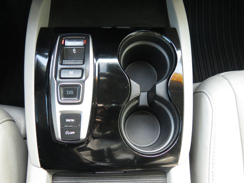 Used 2016 Honda Pilot Touring image 25