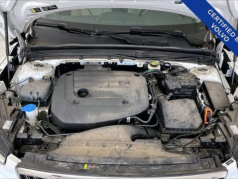 Used 2023 Volvo XC40 B4 Plus w/ Protection Package Premier image 12