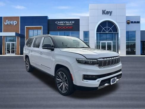 Used 2024 Jeep Grand Wagoneer L Series III AWD/4WD image 9