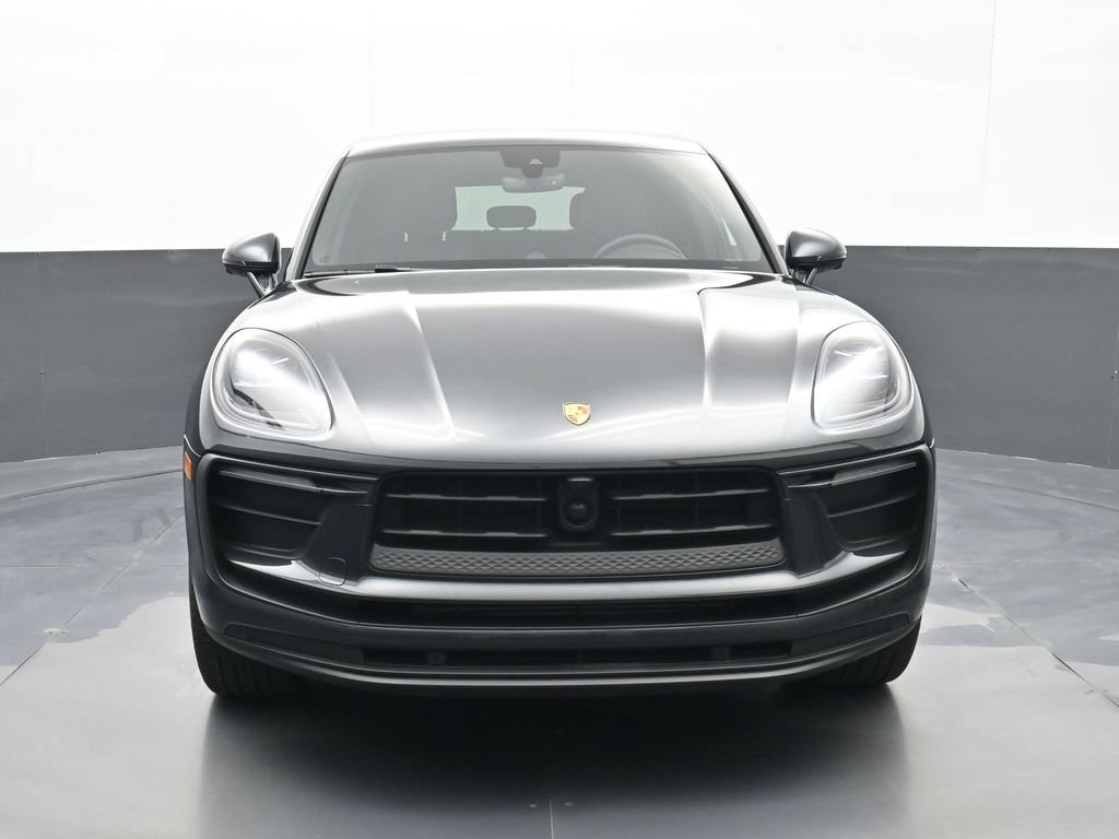 Certified 2025 Porsche Macan AWD/4WD image 25