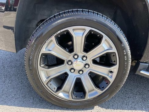Used 2018 Chevrolet Tahoe Premier AWD/4WD image 23