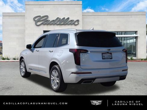 Used 2025 Cadillac XT6 Luxury FWD image 5
