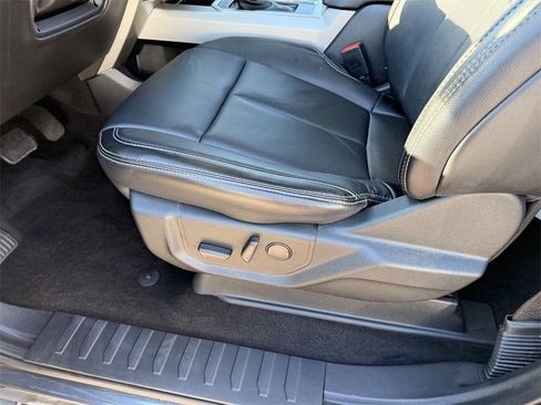 Used 2020 Ford F150 Lariat image 12
