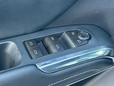 Used 2026 Chevrolet Traverse LT w/ Midnight/Sport Edition FWD image 12
