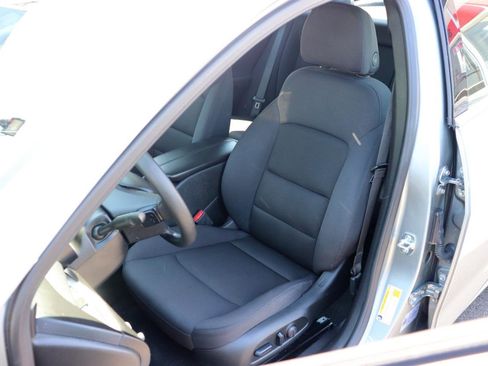 Used 2025 Chevrolet Malibu LT FWD image 11