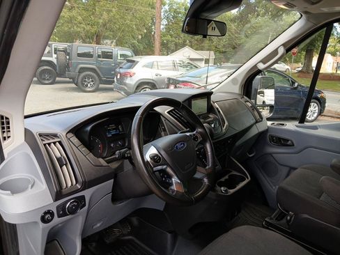 Used 2018 Ford Transit 350 XLT RWD image 17