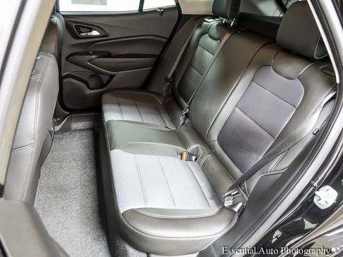 Certified 2025 Chevrolet Trax LT w/ LT Convenience Package image 11