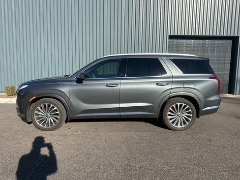 Used 2024 Hyundai Palisade Calligraphy image 4