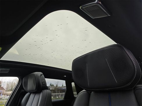 New 2026 Cadillac Lyriq Premium Luxury image 24