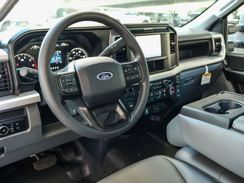New 2026 Ford F250 XL w/ XL Chrome Package RWD image 19