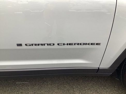 New 2025 Jeep Grand Cherokee L Altitude AWD/4WD image 10
