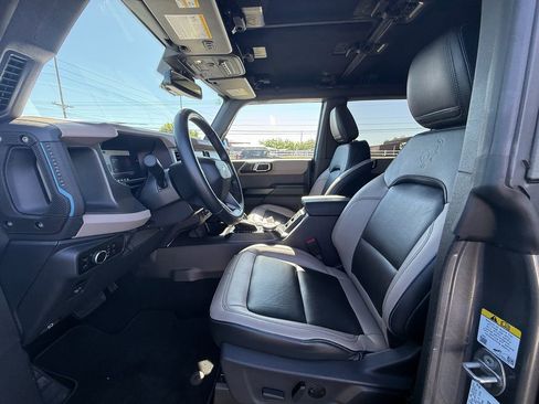 Used 2024 Ford Bronco Wildtrak AWD/4WD image 12