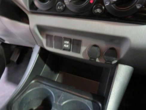 Used 2012 Toyota Tacoma PreRunner image 57