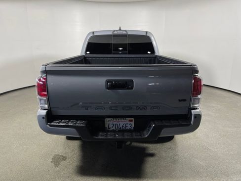 Used 2021 Toyota Tacoma TRD Sport w/ Technology Package image 4