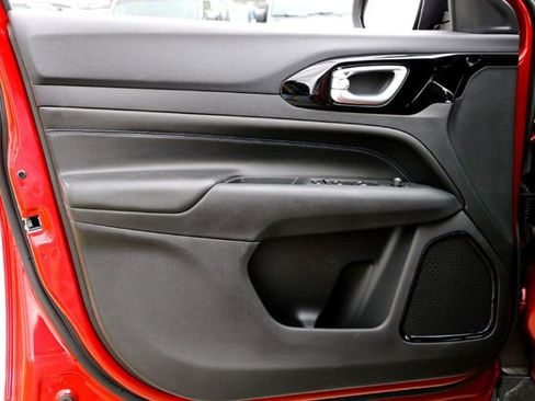 New 2026 Jeep Compass Latitude image 16