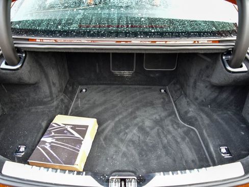 Used 2024 Bentley Flying Spur W12 image 56