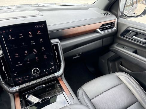 Certified 2025 GMC Yukon Denali image 27