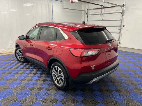 Used 2022 Ford Escape SEL image 9