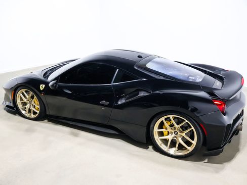 Used 2020 Ferrari 488 Pista image 28