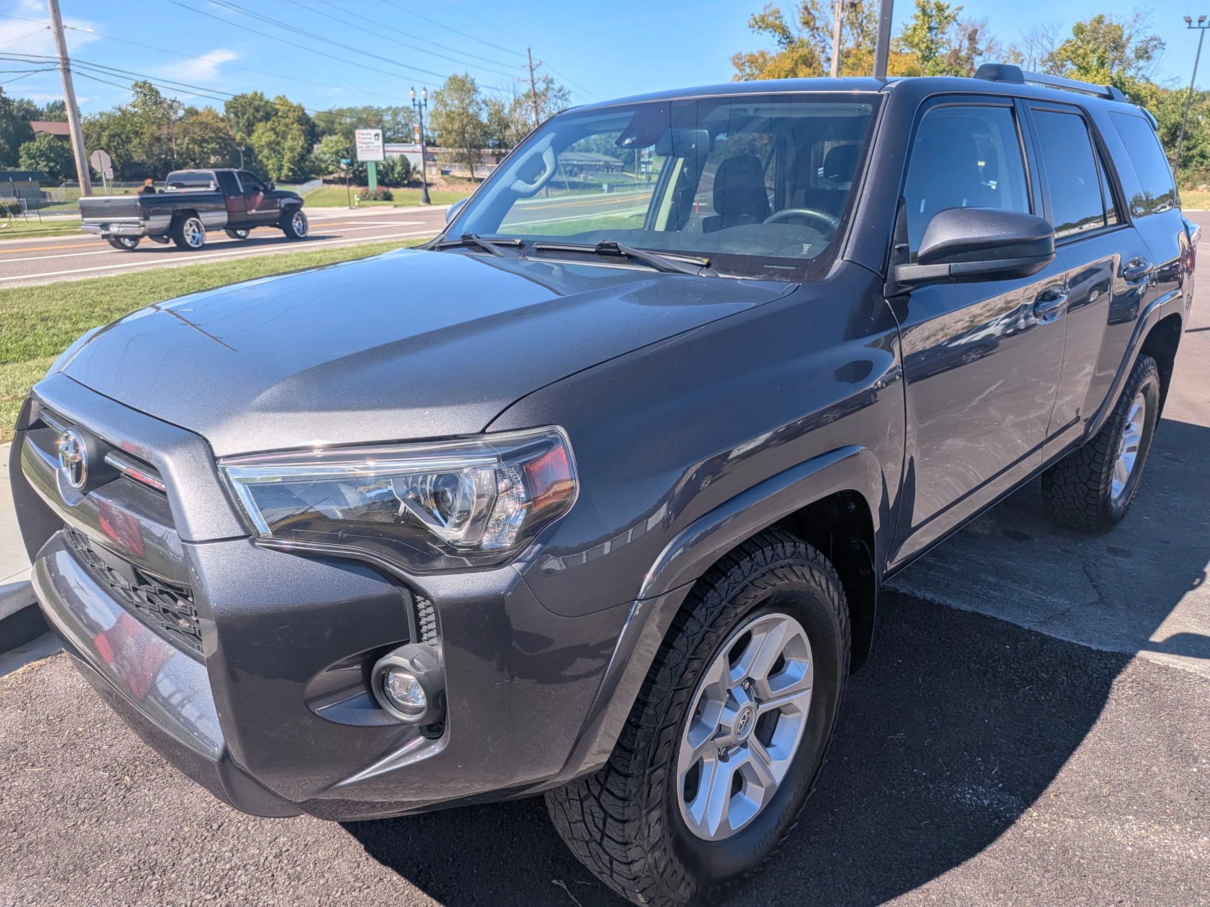 Used 2021 Toyota 4Runner SR5 RWD image 2