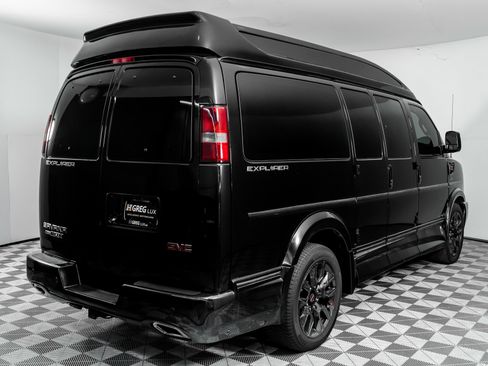 Used 2023 GMC Savana 2500 image 10