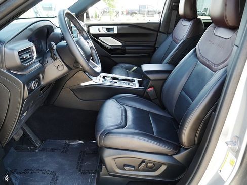 Used 2024 Ford Explorer Platinum w/ Technology Package AWD/4WD image 11