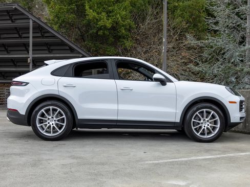 Certified 2026 Porsche Cayenne Coupe AWD/4WD image 12