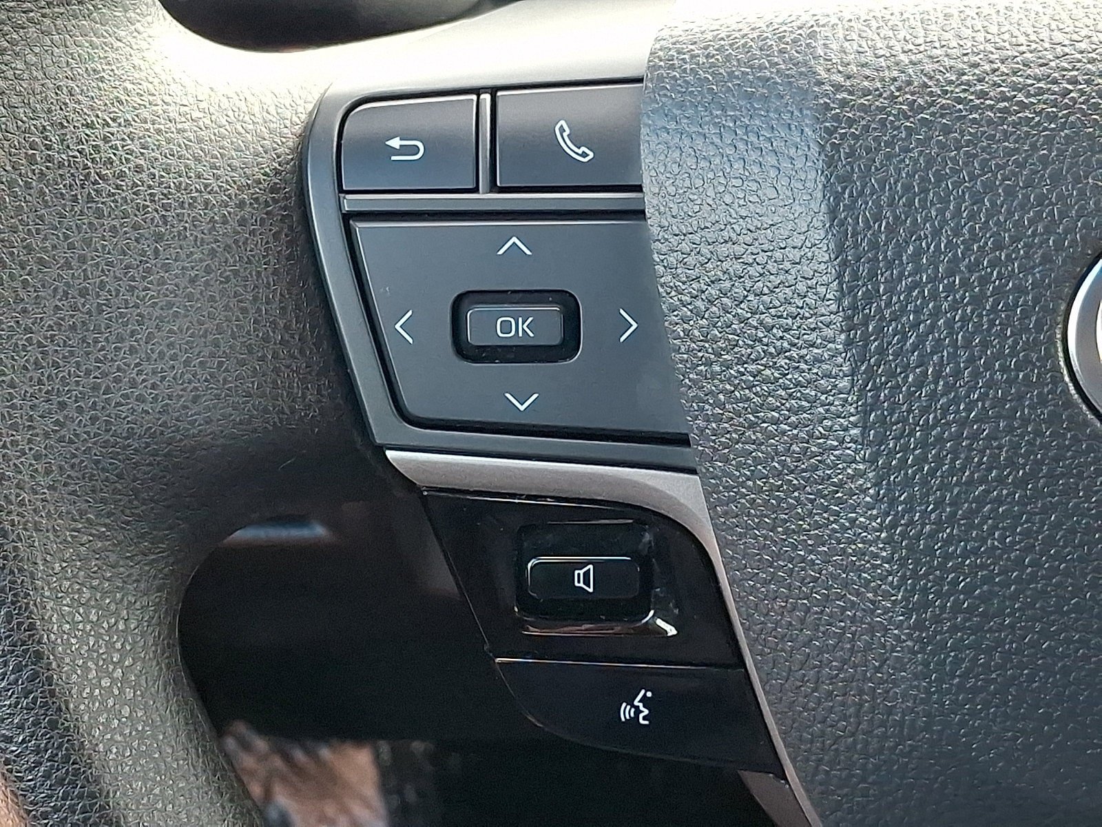 Certified 2025 Toyota Camry LE FWD image 20
