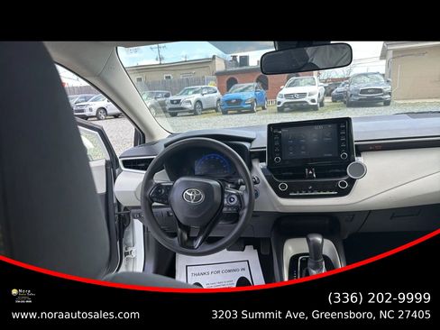 Used 2020 Toyota Corolla LE FWD image 40