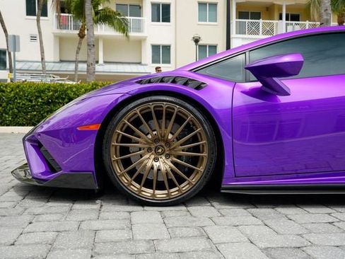 Used 2021 Lamborghini Huracan EVO RWD image 13