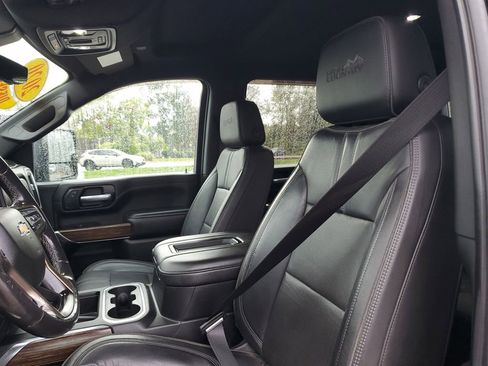 Used 2020 Chevrolet Silverado 2500 High Country w/ Technology Package AWD/4WD image 17