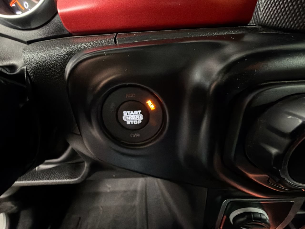 Used 2023 Jeep Wrangler Unlimited Rubicon w/ Cold Weather Group AWD/4WD image 17