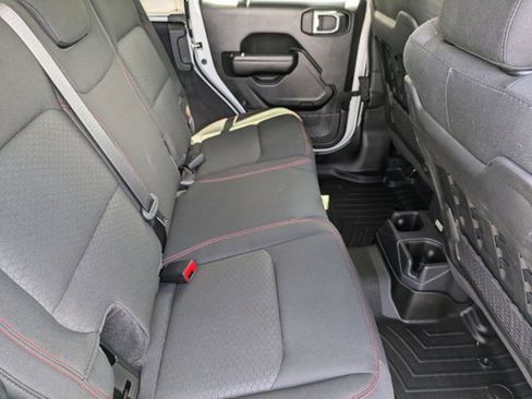 Used 2021 Jeep Wrangler Unlimited Rubicon image 18