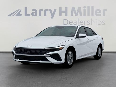 New 2026 Hyundai Elantra SE FWD image 1