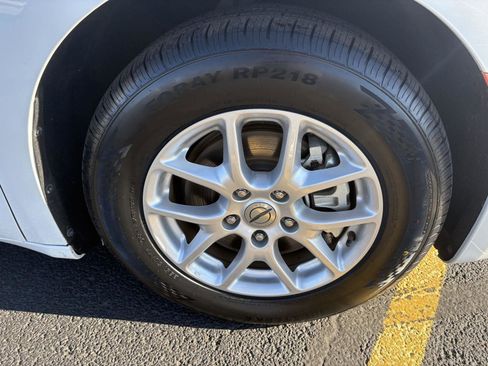 Used 2023 Chrysler Pacifica Touring-L image 25