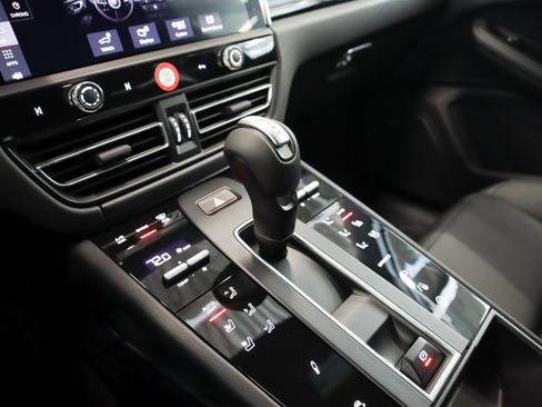 New 2026 Porsche Macan Turbo AWD/4WD image 17