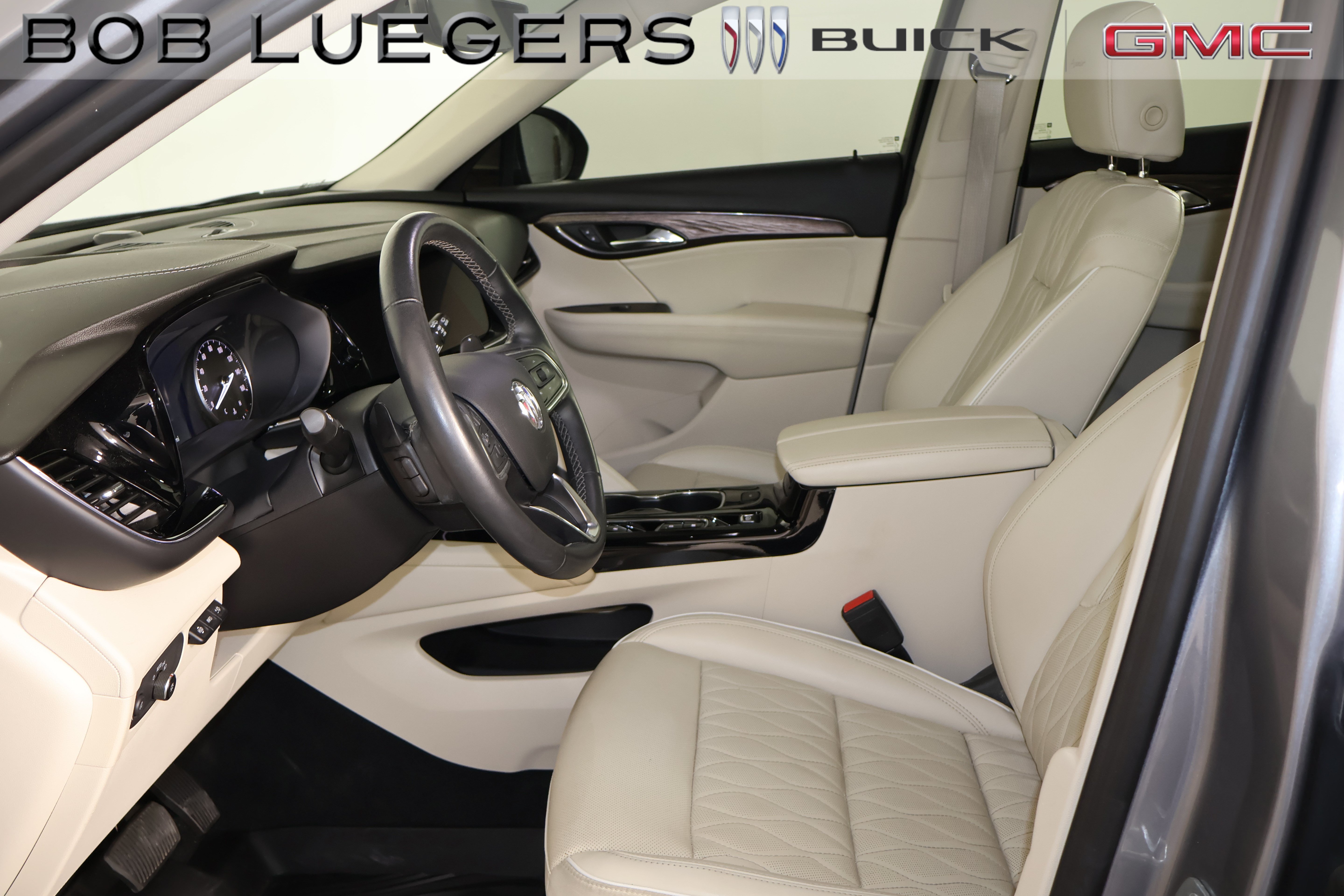 Used 2022 Buick Envision Avenir w/ Technology Package II AWD/4WD image 8