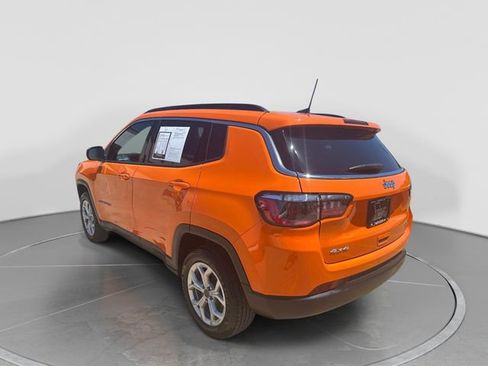 Used 2026 Jeep Compass Latitude AWD/4WD image 6