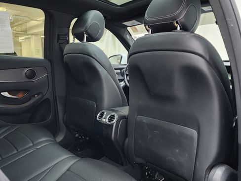 Used 2021 Mercedes-Benz GLC 300 4MATIC image 19