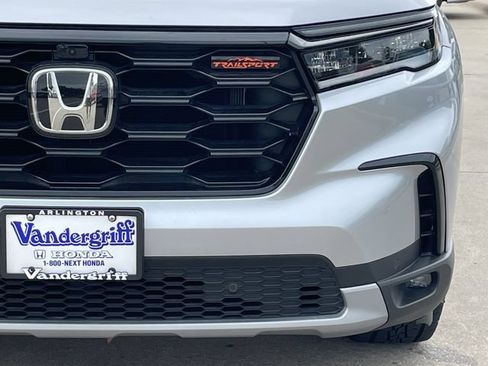 Certified 2025 Honda Pilot TrailSport image 9