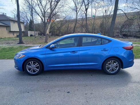 Used 2017 Hyundai Elantra SE FWD image 2