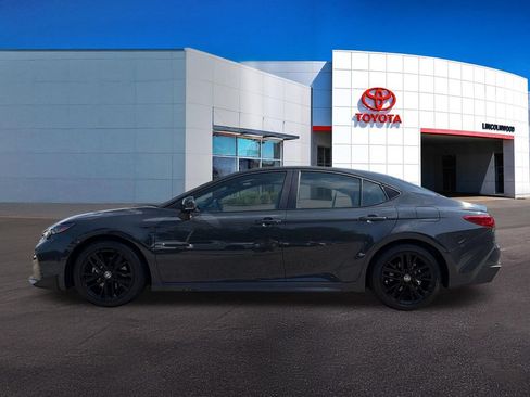 Used 2025 Toyota Camry SE FWD image 13