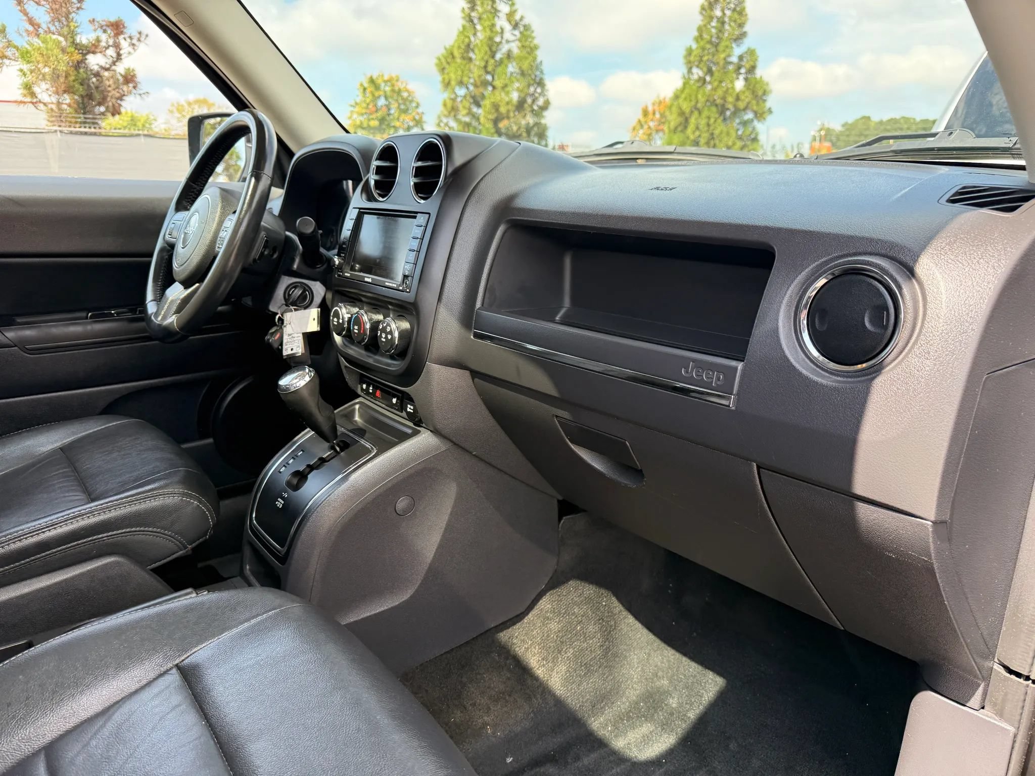 Used 2017 Jeep Patriot High Altitude AWD/4WD image 19