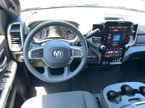Used 2025 RAM 2500 Big Horn AWD/4WD image 15