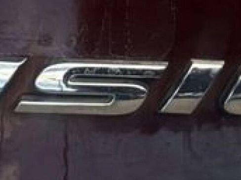 Used 2018 Ford Fusion SE w/ Equipment Group 201A FWD image 17